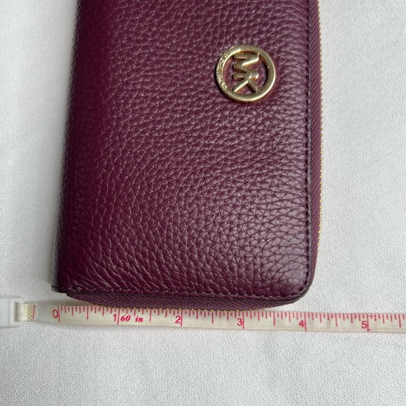 Michael Kors Jet Set Travel Large Phone Wristlet Wallet - Picture 8 of 9